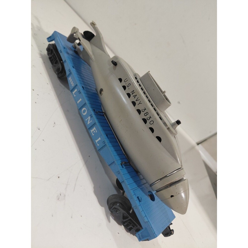 Lionel 3830 O Gauge Model Railroad Post War Flat Car w/ US Navy Submarine